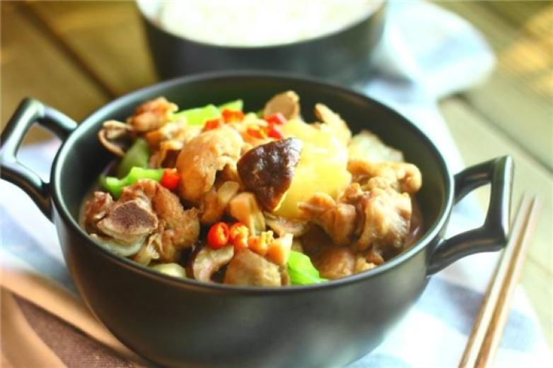 鱼米鸡香黄焖鸡米饭